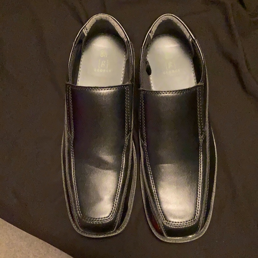 Size 8.5 brand George never worn